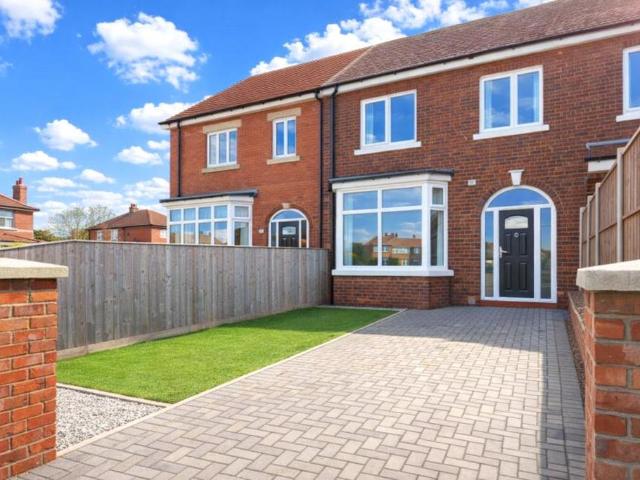 3 bedroom terraced house for sale