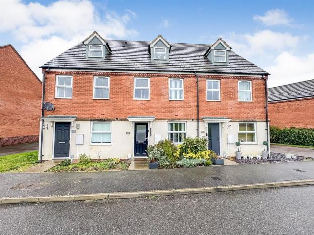 3 bedroom terraced house for sale