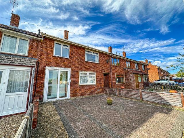 3 bedroom terraced house for sale
