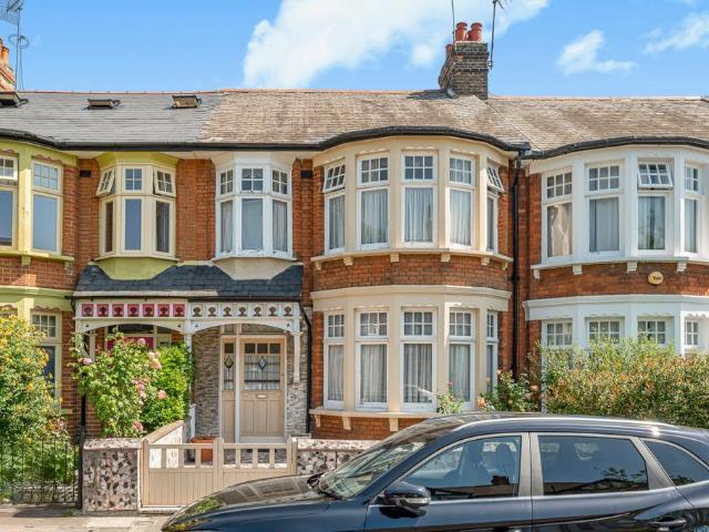 3 bedroom terraced house for sale