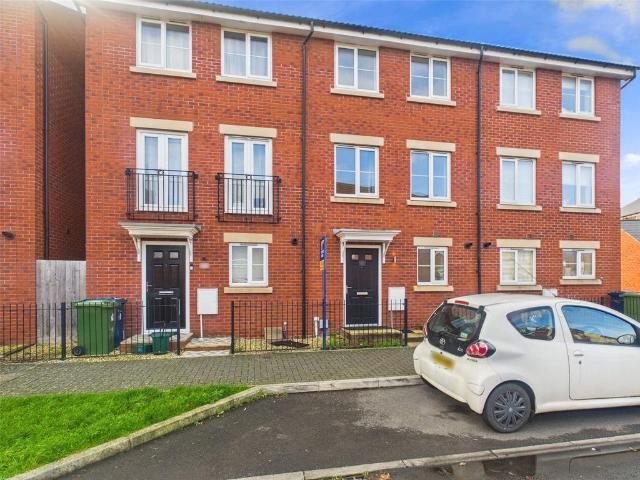 3 bedroom terraced house for sale