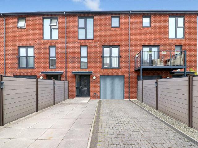 3 bedroom terraced house for sale