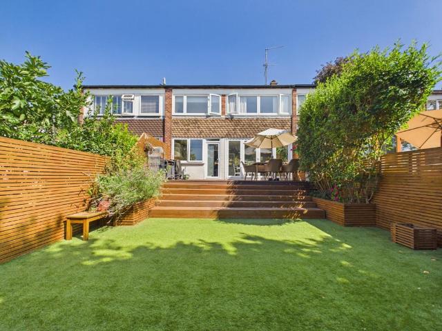 3 bedroom terraced house for sale