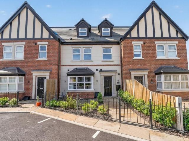3 bedroom terraced house for sale