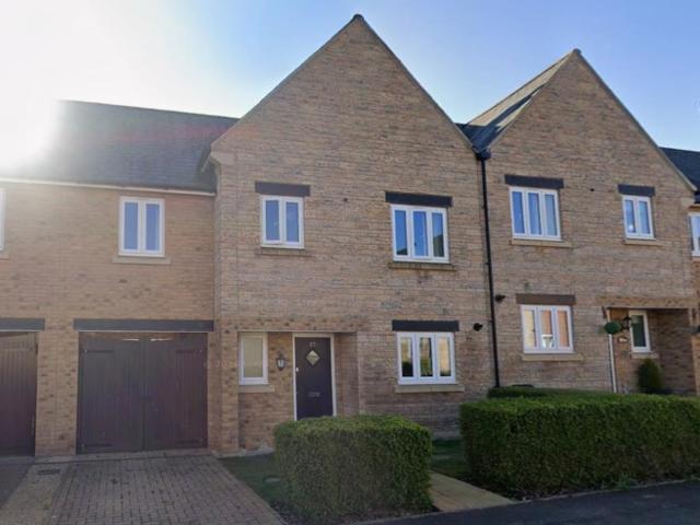 3 bedroom terraced house for sale