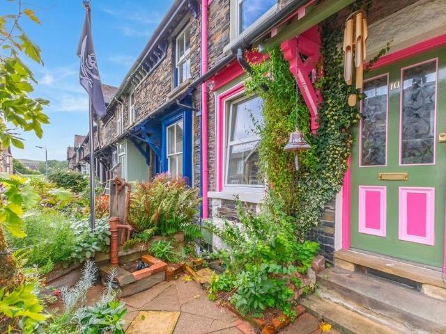 3 bedroom terraced house for sale