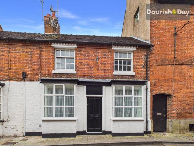 3 bedroom terraced house for sale