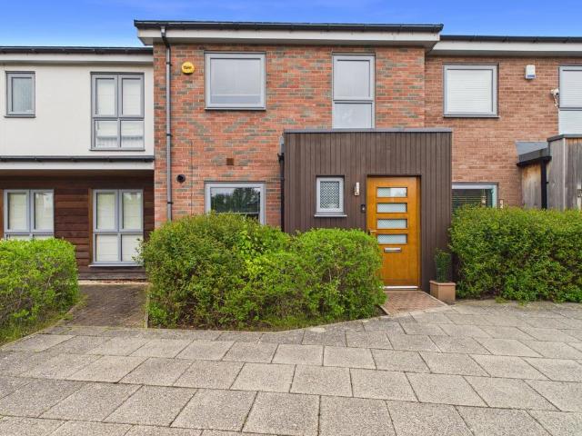 3 bedroom terraced house for sale