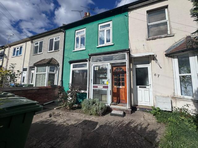 3 bedroom terraced house for sale