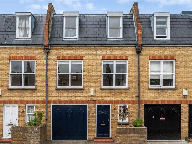 4 bedroom terraced house for sale