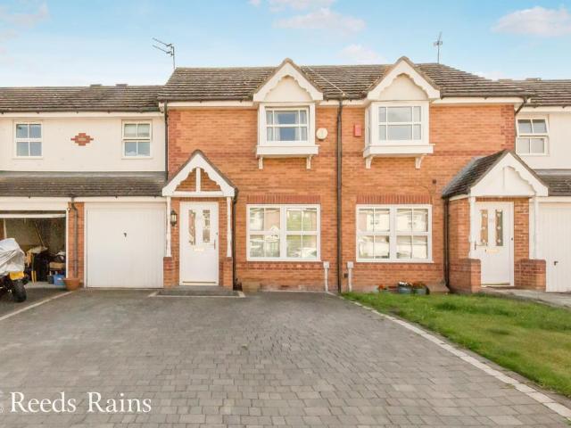 3 bedroom terraced house for sale