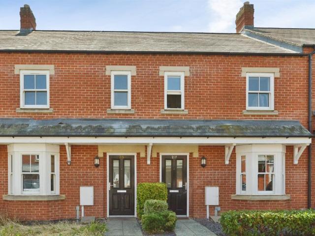 3 bedroom terraced house for sale