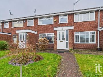3 bedroom terraced house for sale