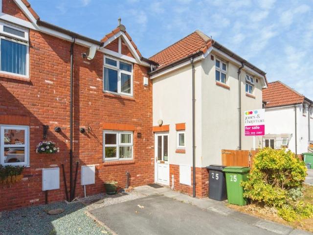 3 bedroom terraced house for sale