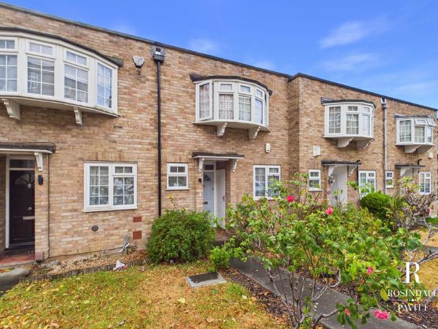 3 bedroom terraced house for sale