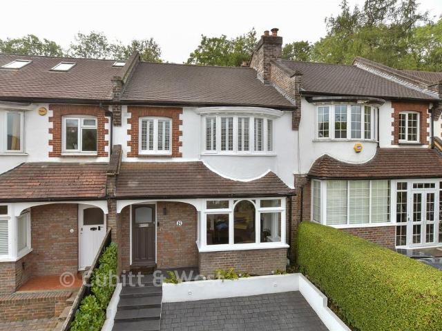 3 bedroom terraced house for sale