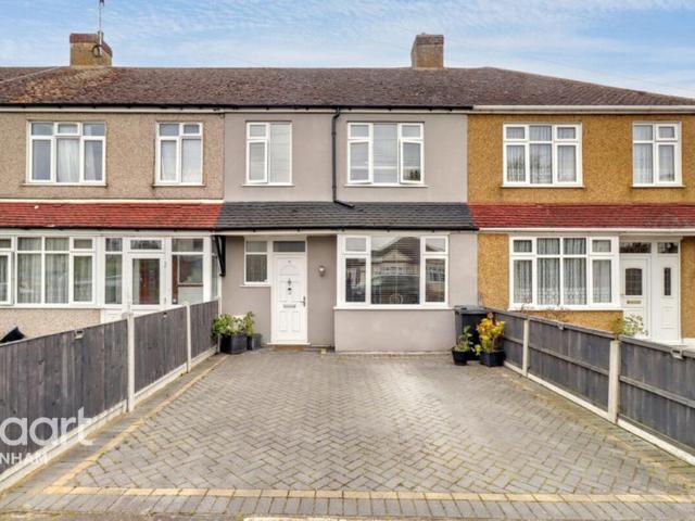 3 bedroom terraced house for sale