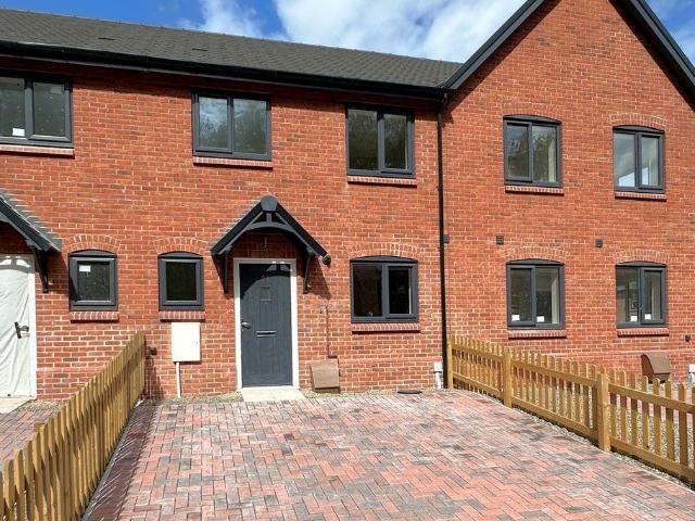 3 bedroom terraced house for sale