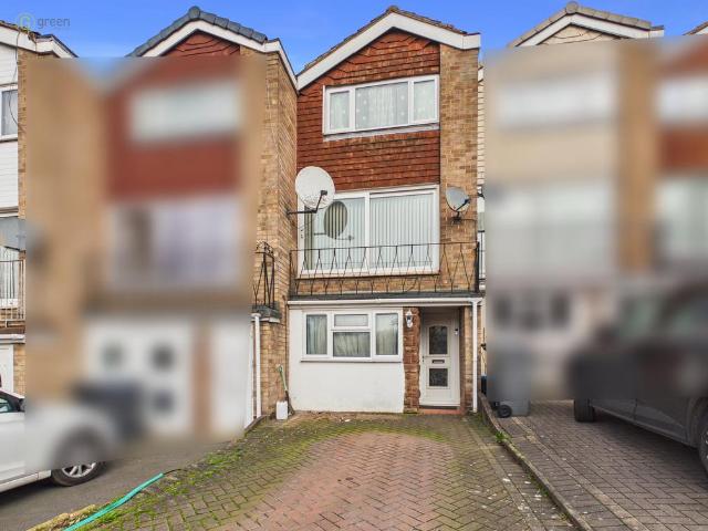 3 bedroom terraced house for sale