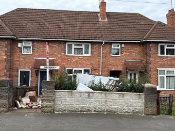 3 bedroom terraced house for sale