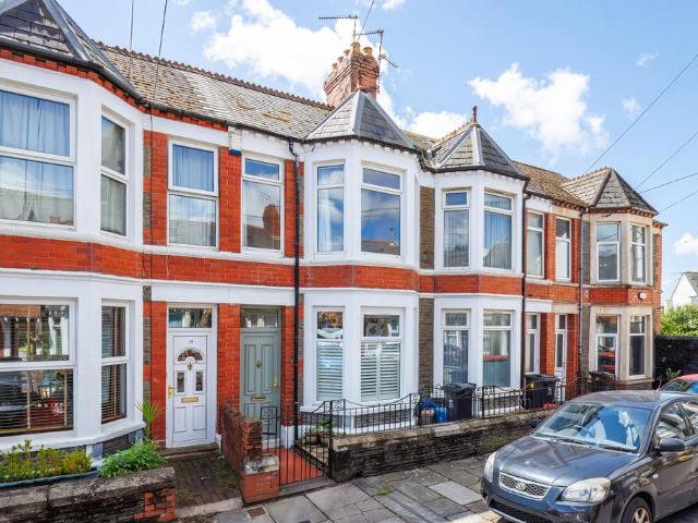 3 bedroom terraced house for sale