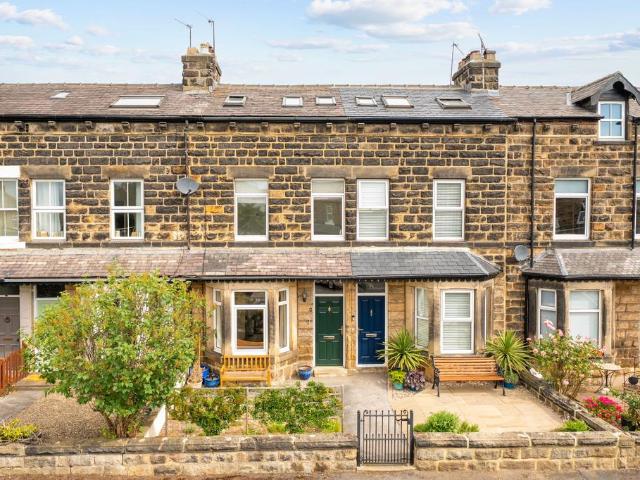 3 bedroom terraced house for sale