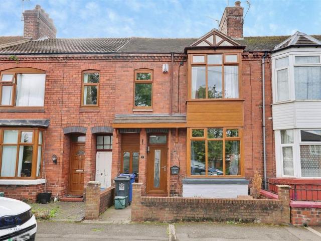 3 bedroom terraced house for sale