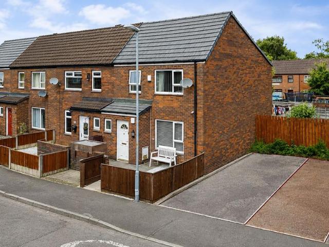 3 bedroom terraced house for sale