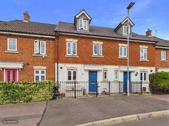 3 bedroom terraced house for sale