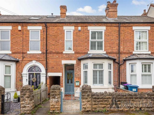 3 bedroom terraced house for sale
