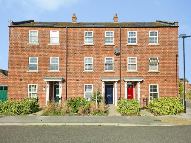 3 bedroom terraced house for sale