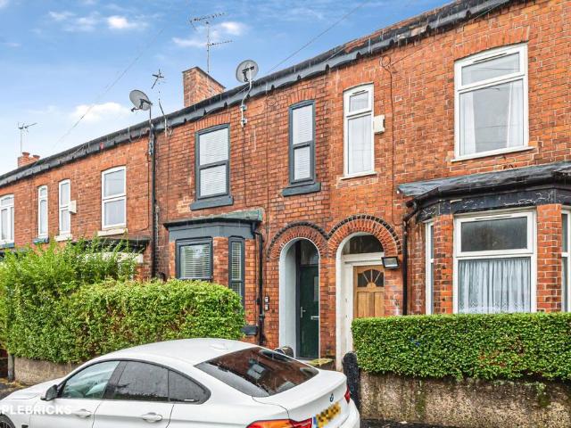 3 bedroom terraced house for sale