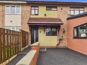 3 bedroom terraced house for sale