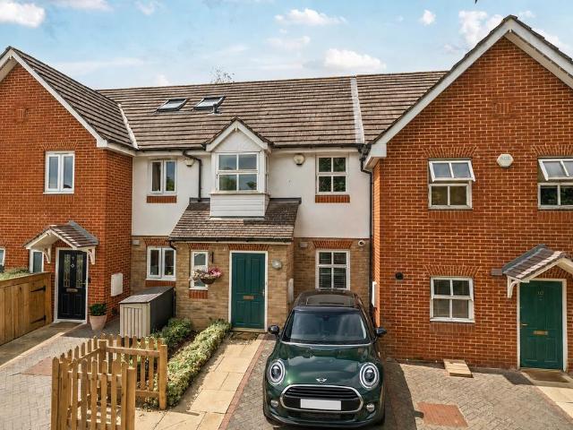 3 bedroom terraced house for sale