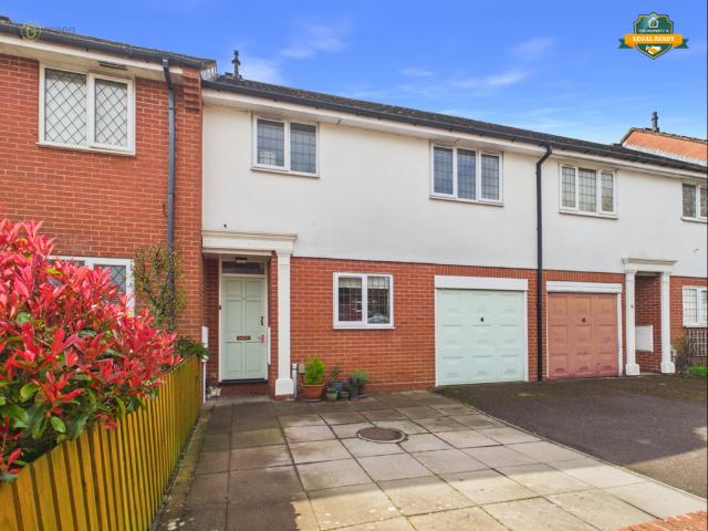 3 bedroom terraced house for sale