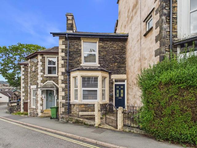 3 bedroom terraced house for sale