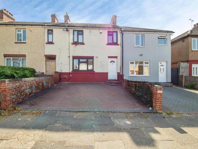3 bedroom terraced house for sale