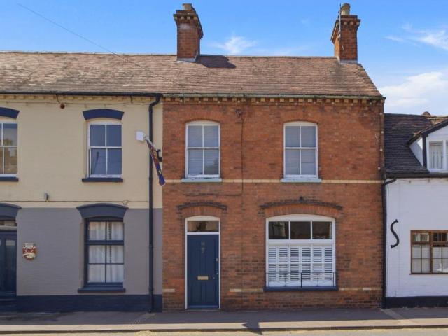 3 bedroom terraced house for sale