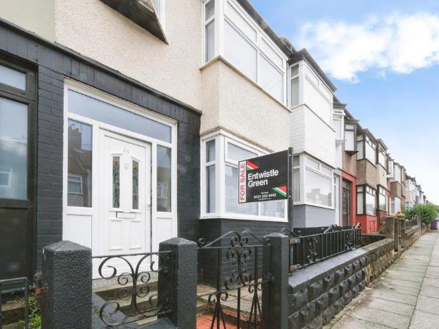 3 bedroom terraced house for sale