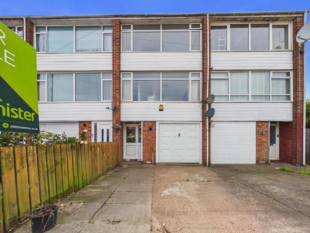3 bedroom terraced house for sale