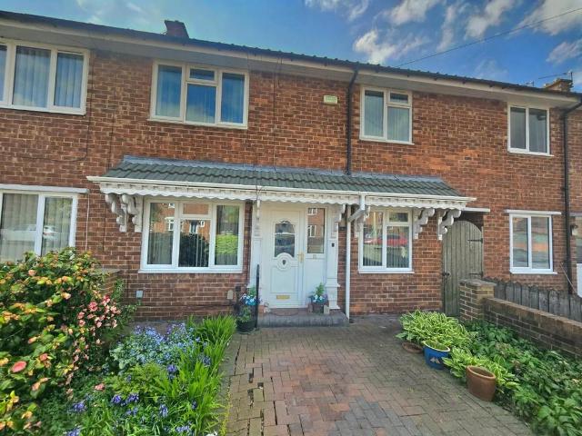 3 bedroom terraced house for sale