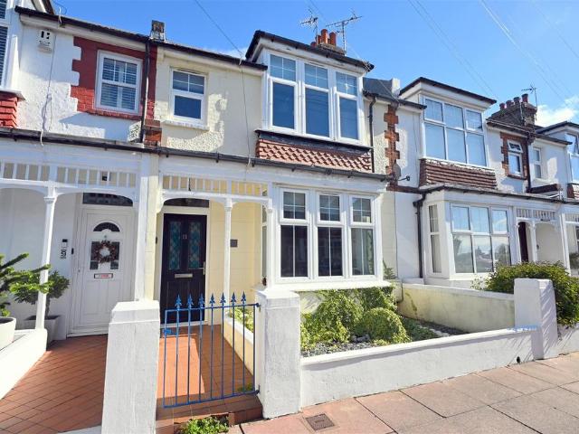 3 bedroom terraced house for sale