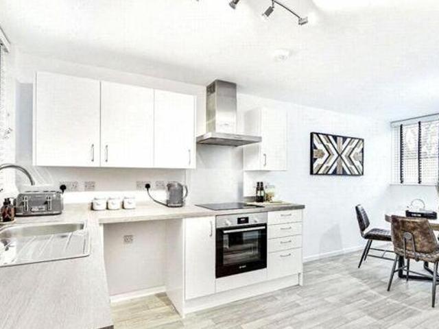 3 Bedroom Terraced House For Sale In Chatham, Kent