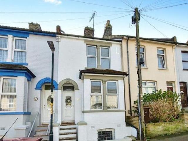 3 Bedroom Terraced House For Sale In Chatham, Kent