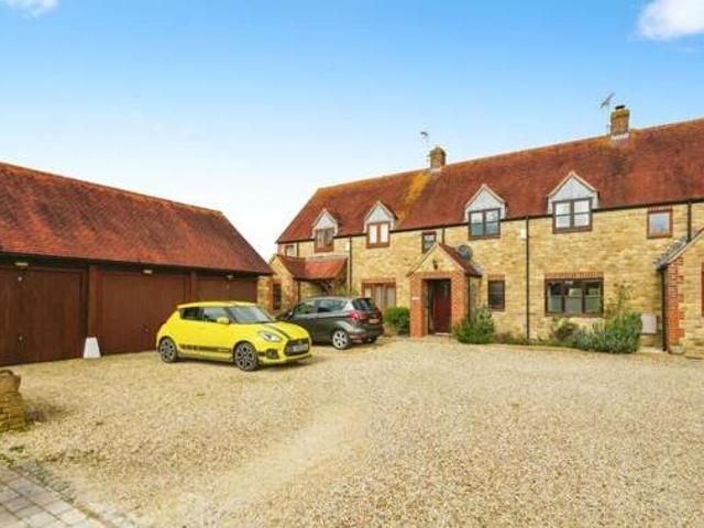 3 Bedroom Terraced House For Sale In Blackthorn