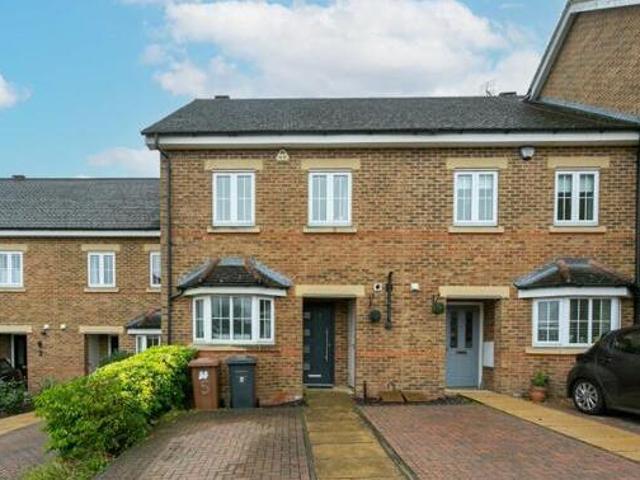 3 Bedroom Terraced House For Sale In Bushey, Hertfordshire