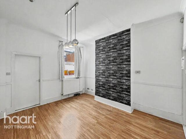 3 bedroom terraced house for sale in Kentwood Road, Sneinton, NG2