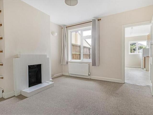 3 bedroom terraced house for sale in Kings Hedges Road, Cambridge, CB4