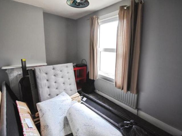 3 bedroom terraced house for sale in Liverpool Road, Watford, WD18