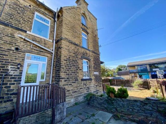 3 bedroom terraced house for sale in New Line, Greengates, Bradford, BD10